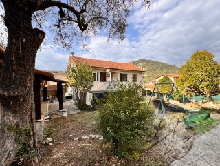 villa 2 appartements 166 m2 de 167m² à la grave de peille