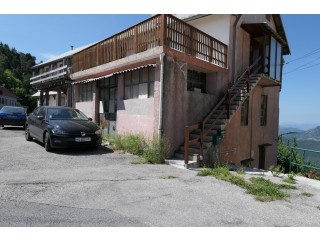 appartement 80 m2 + cave de 80m² à luceram